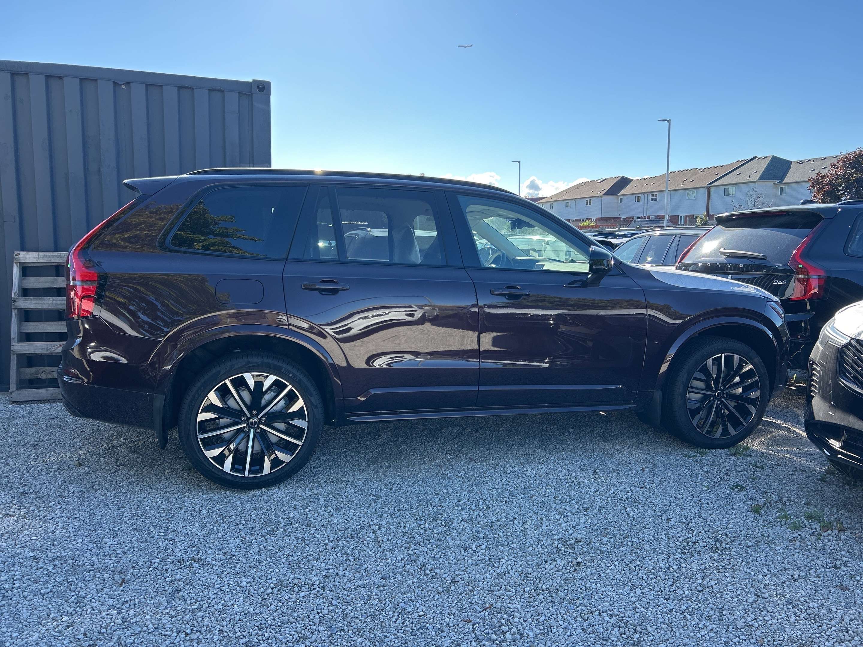 2026 Volvo XC90 B6 AWD Ultra Dark Theme 7-Seater alt 4