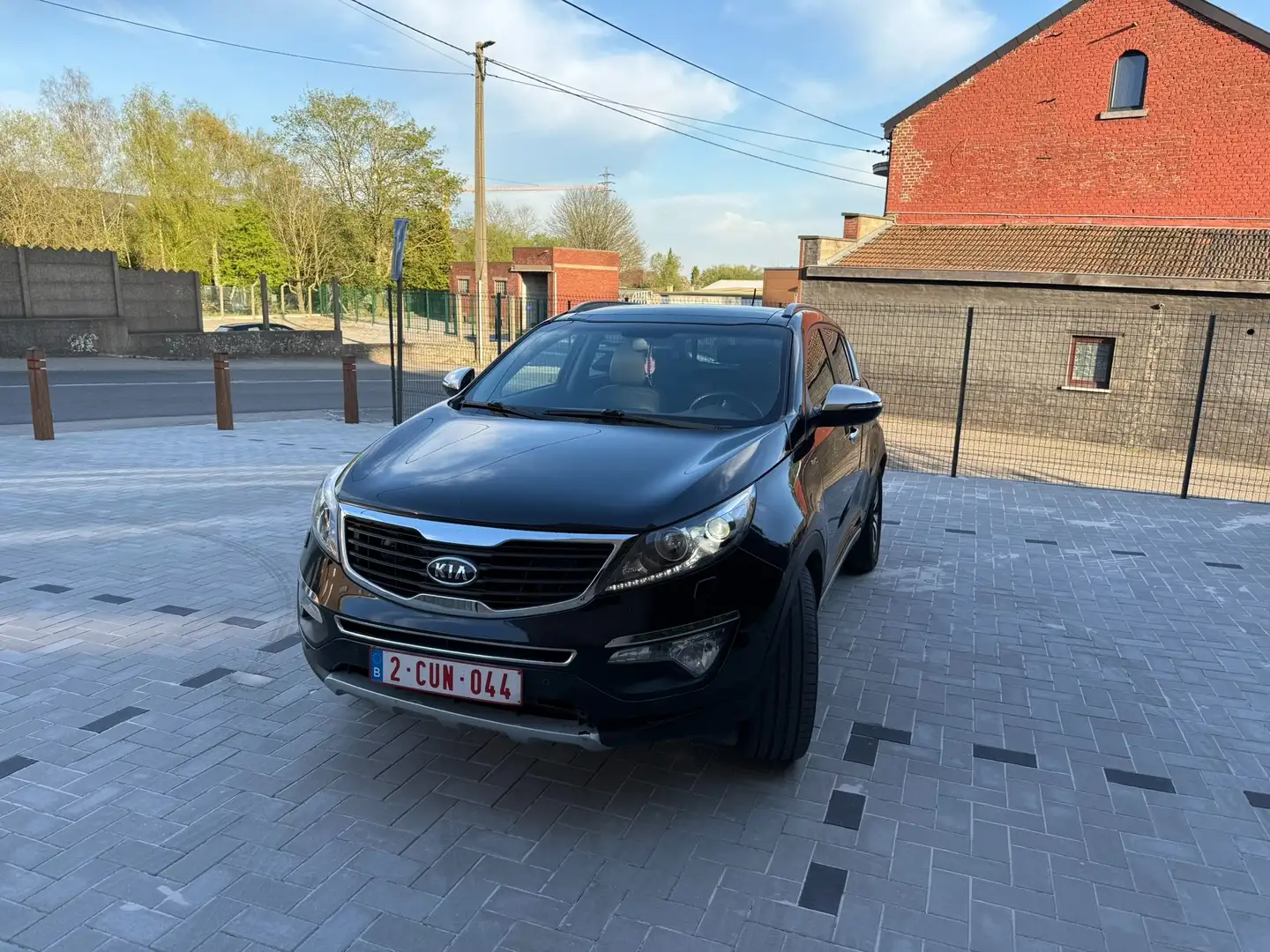 Kia Sportage 2.0 CRDi 4WD*cuire*avec ctr tech*boite auto Noir - 1