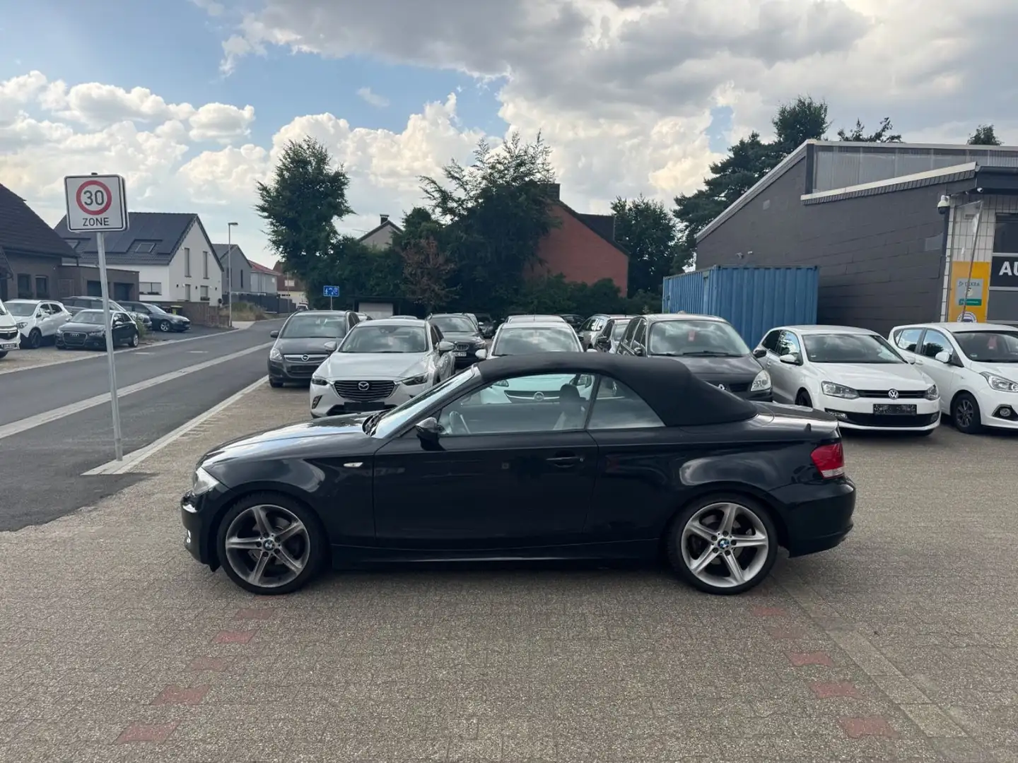 BMW 120 d AUTOMATIK Sportpak Sitzhz Leder HAGELSCH. Чёрный - 2
