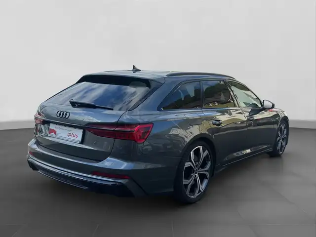 Audi S6 view 3