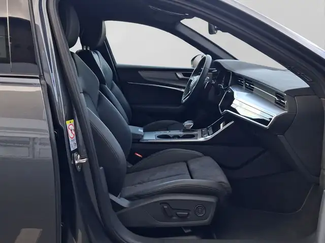 Audi S6 view 4