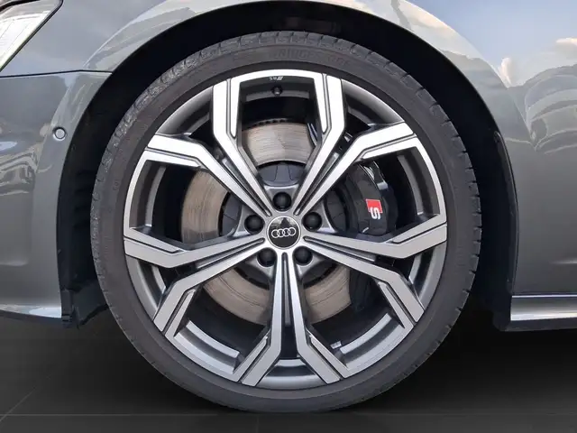 Audi S6 view 7