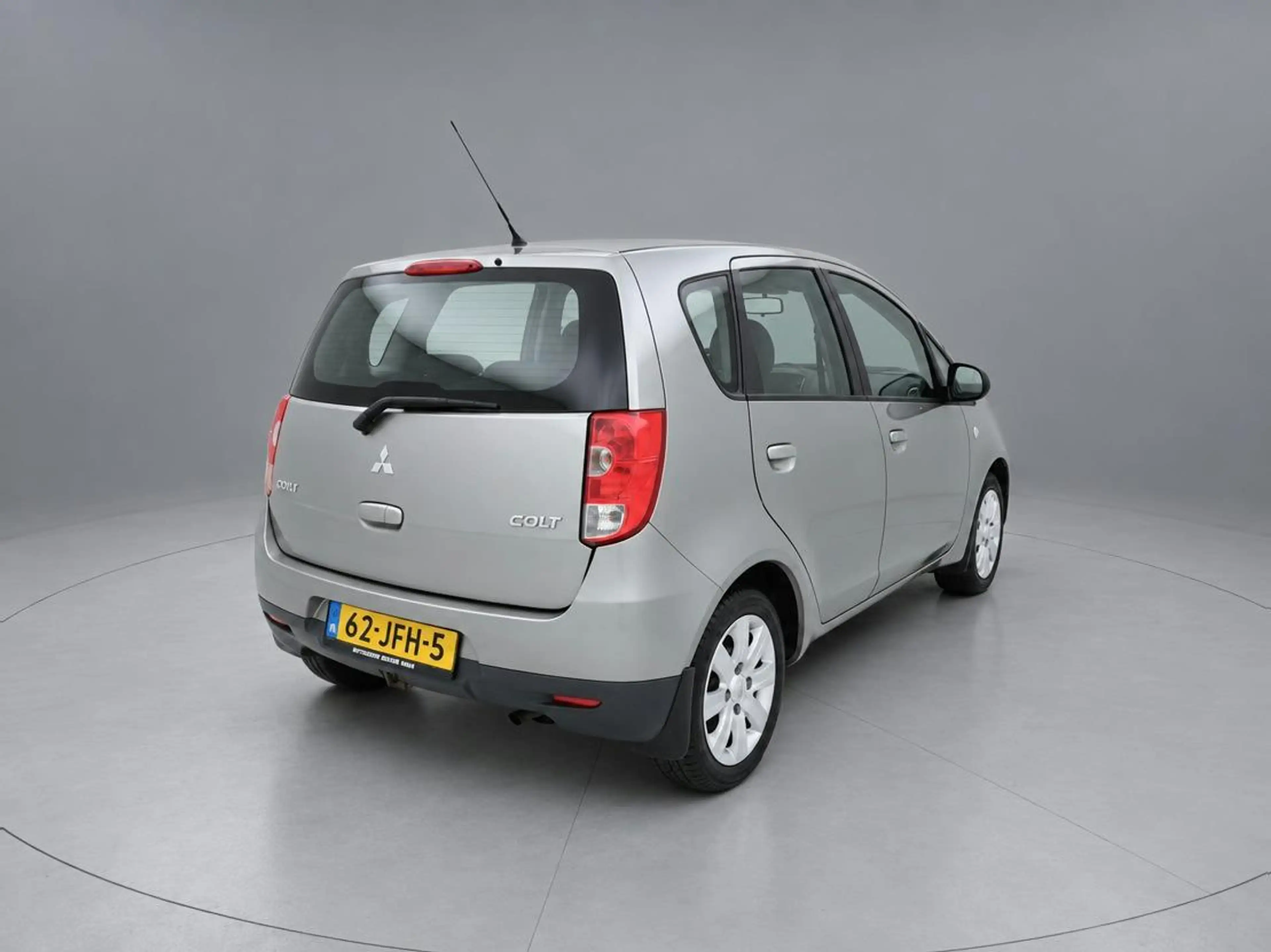 Mitsubishi Colt 1.3 Invite — photo 7