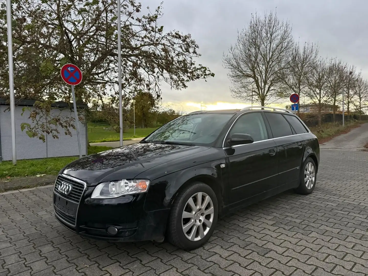 Audi A4 Avant 1.8 T S-LINE XENON*KLIMA Schwarz - 1