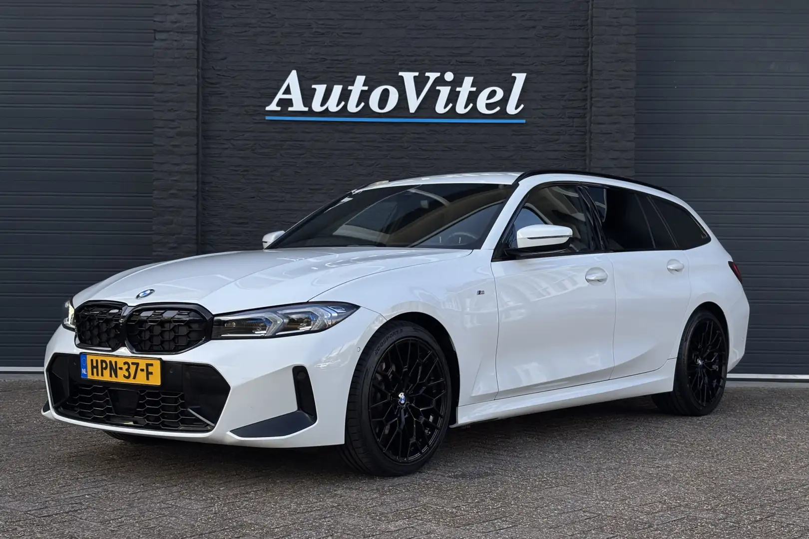 BMW 320 3-serie Touring 320i M-Sport | Camera | Comfort Ac Wit - 1
