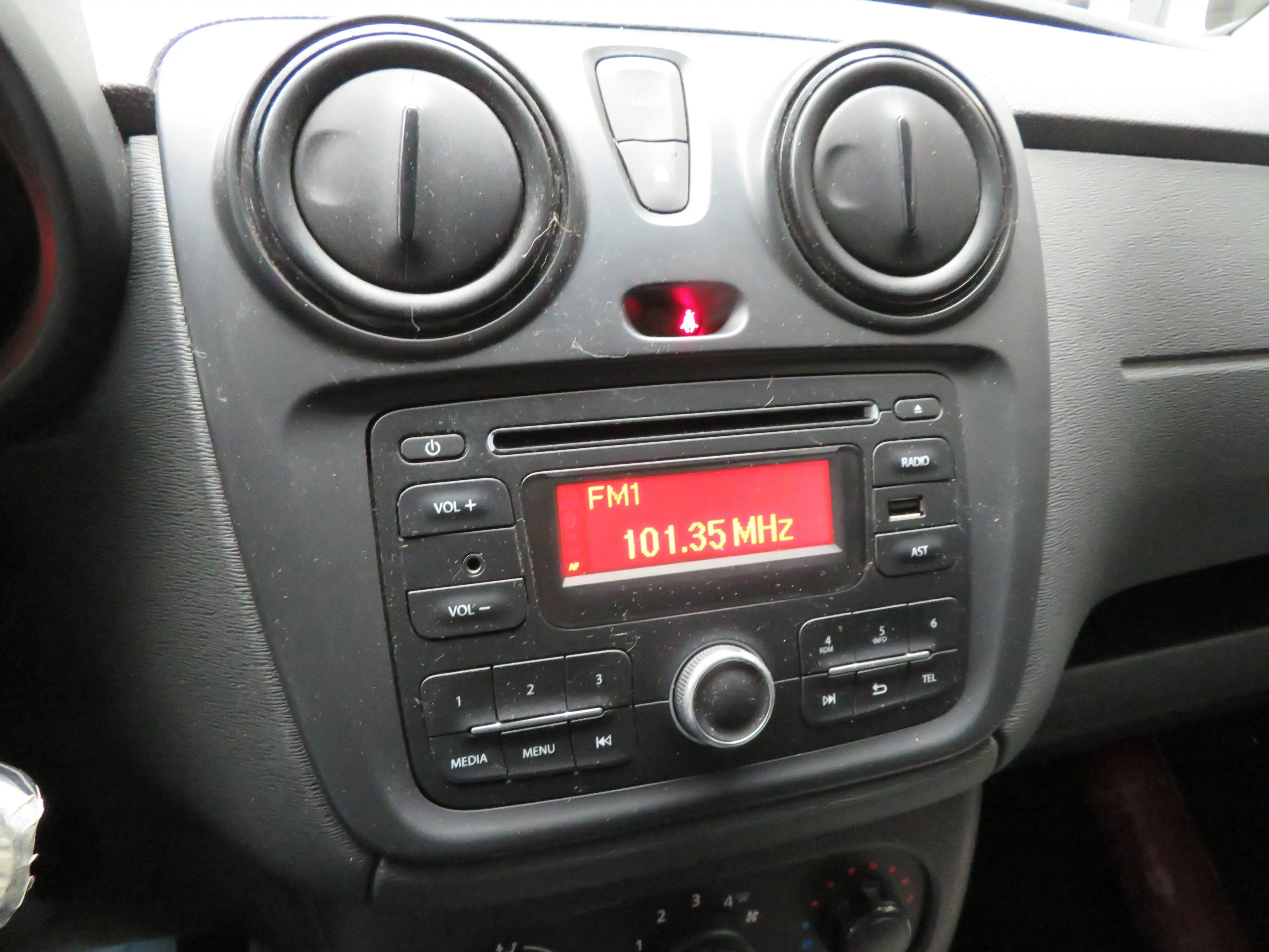 Dacia Dokker 1.6i SCe (EU6.2) — photo 6