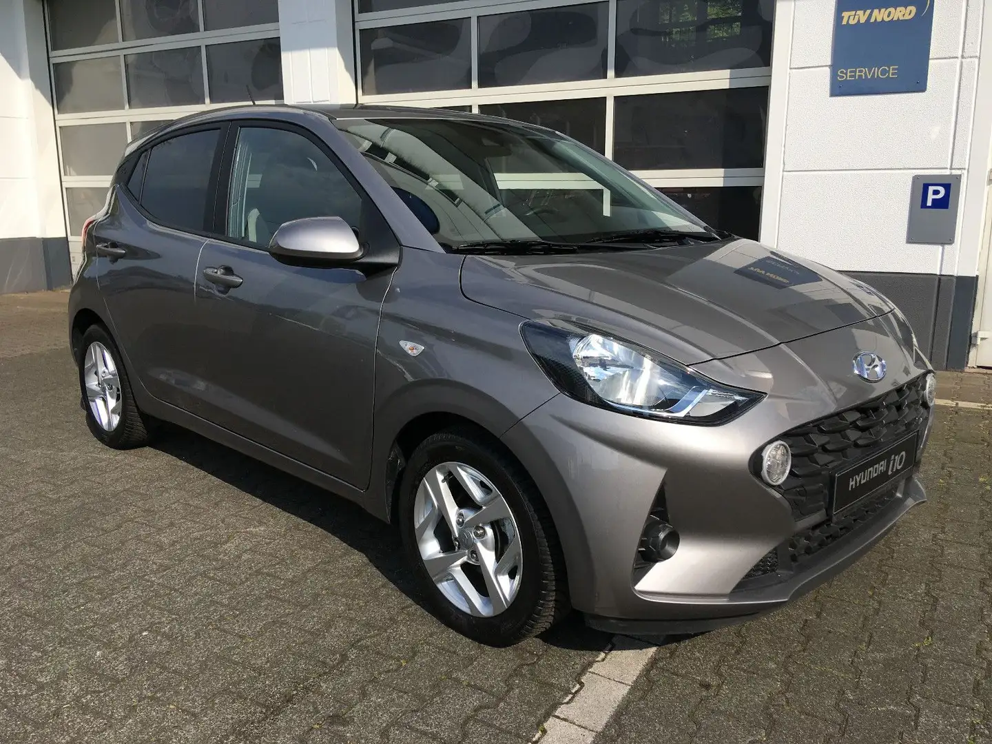 Hyundai i10 1,2 ltr. Automatik EU-Modell Grau - 2