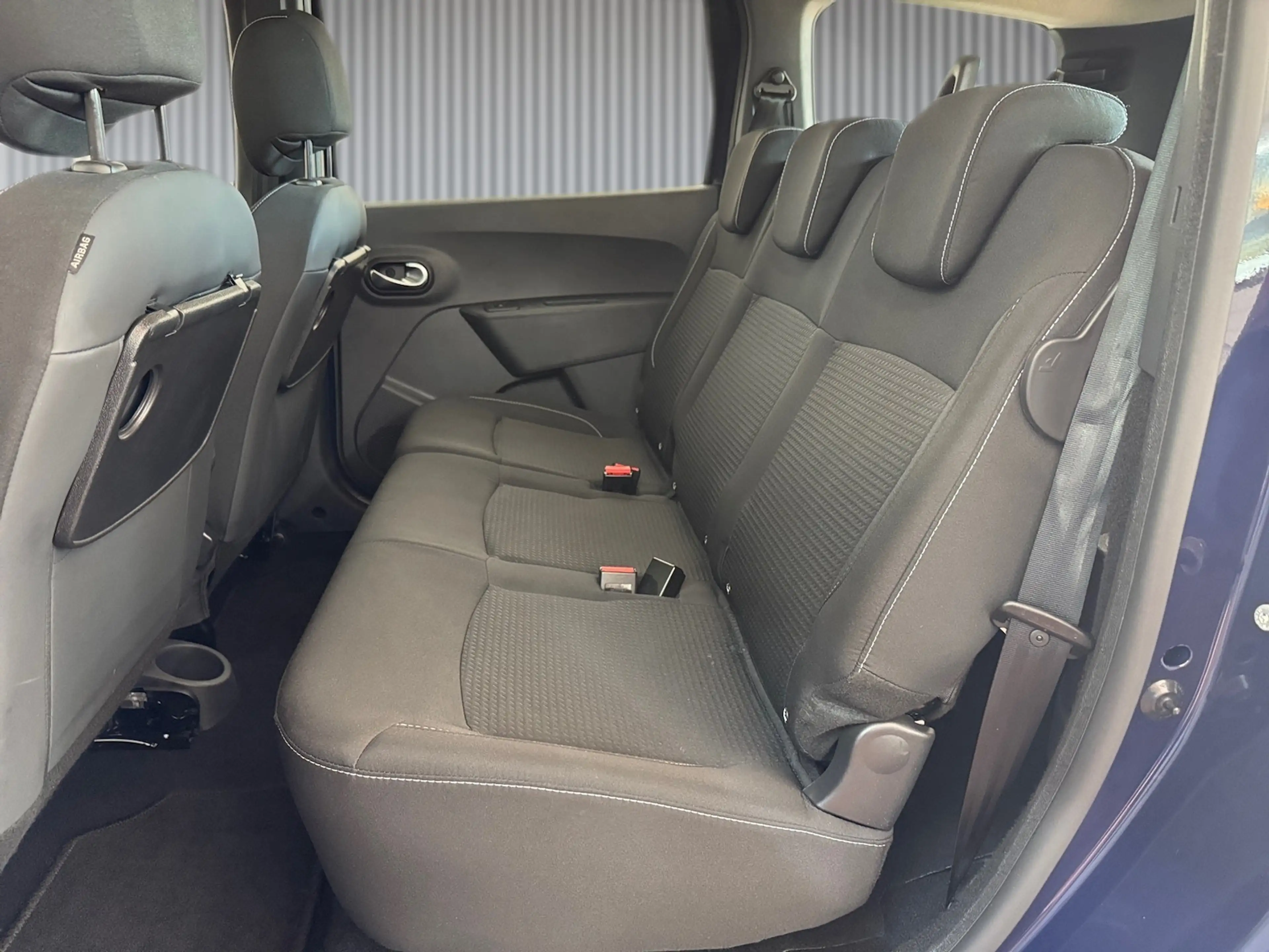 Dacia Lodgy Comfort 7Sitzer PDC*SHZ*Tempomat*BT/USB — photo 11
