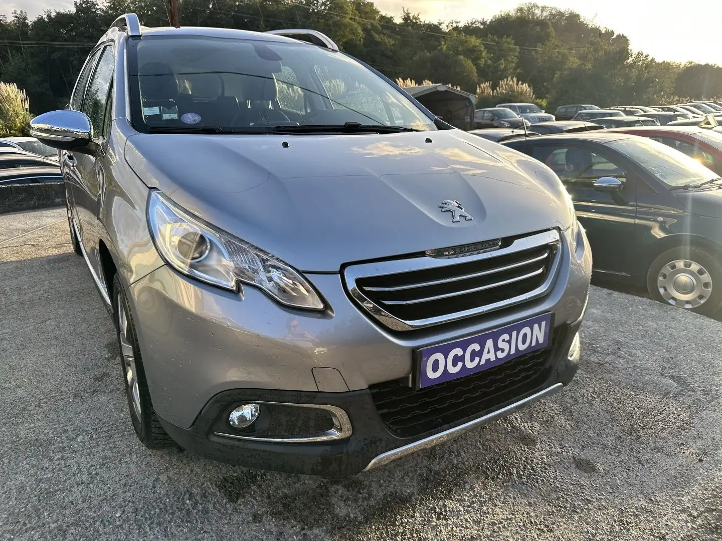 Peugeot 2008 1.2 PURETECH ALLURE Gris - 1