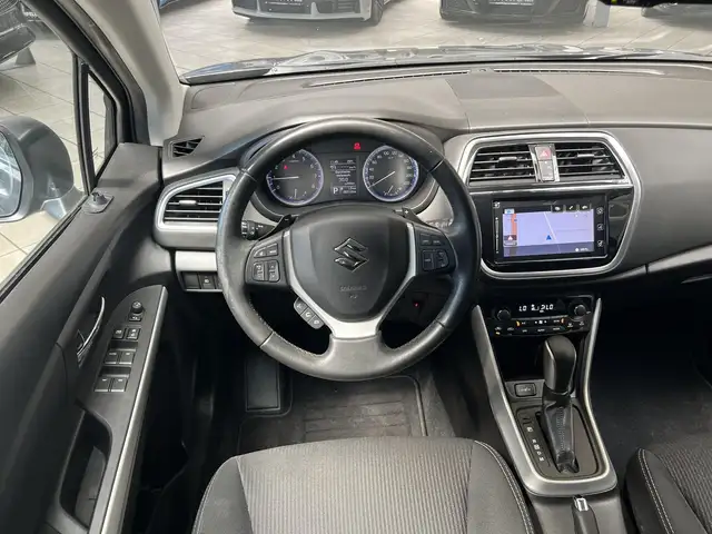 Suzuki SX4 S-Cross view 12