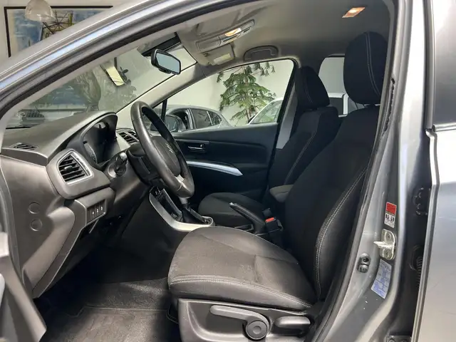 Suzuki SX4 S-Cross view 14