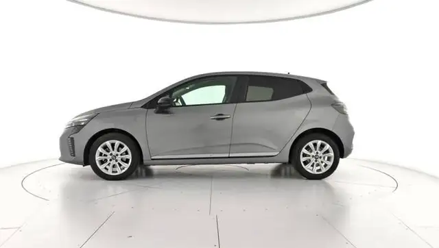Renault Clio view 2