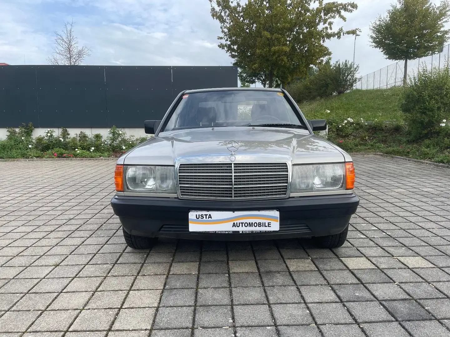 Mercedes-Benz 190 E 2.3Liter 136PS Klima,Orig.93,000KM Beige - 2