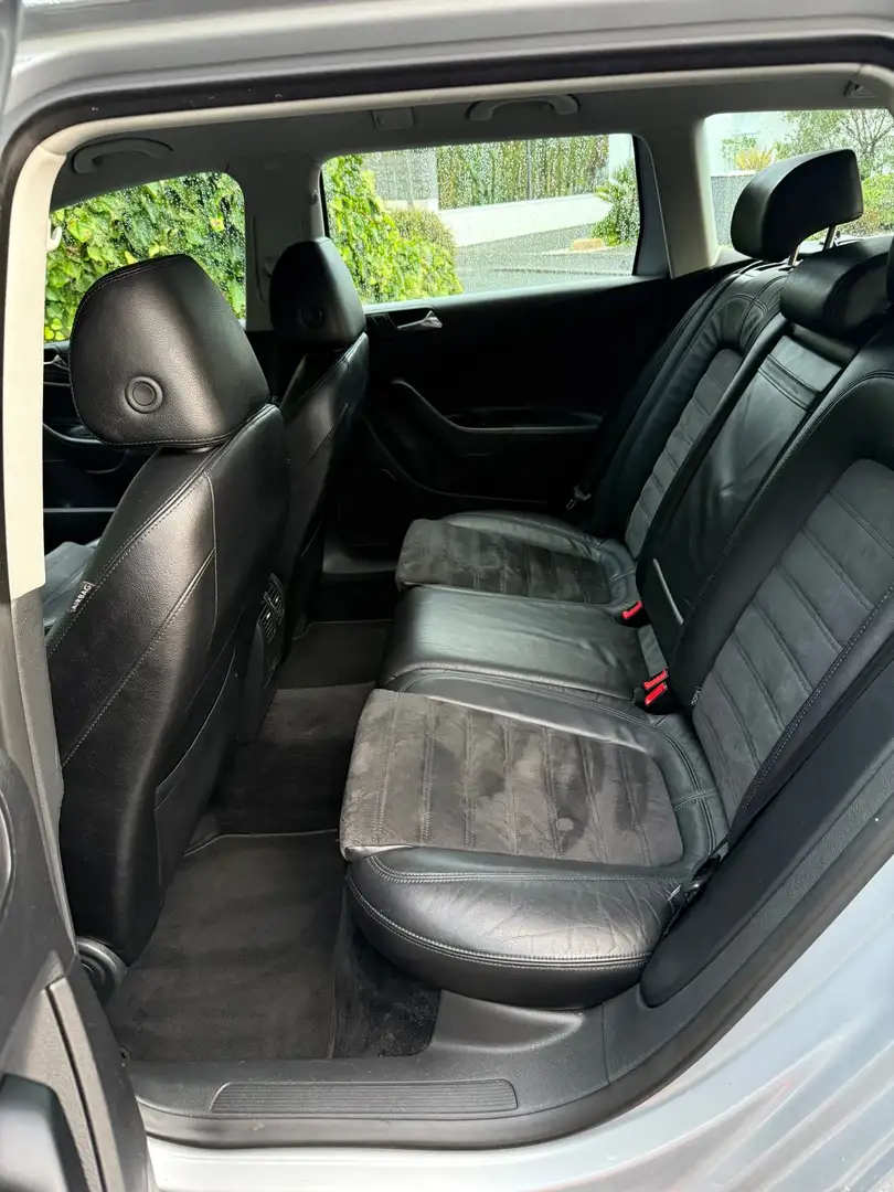 Volkswagen Passat Variant SW 3.2 V6 FSI 250 Carat DSG - 2