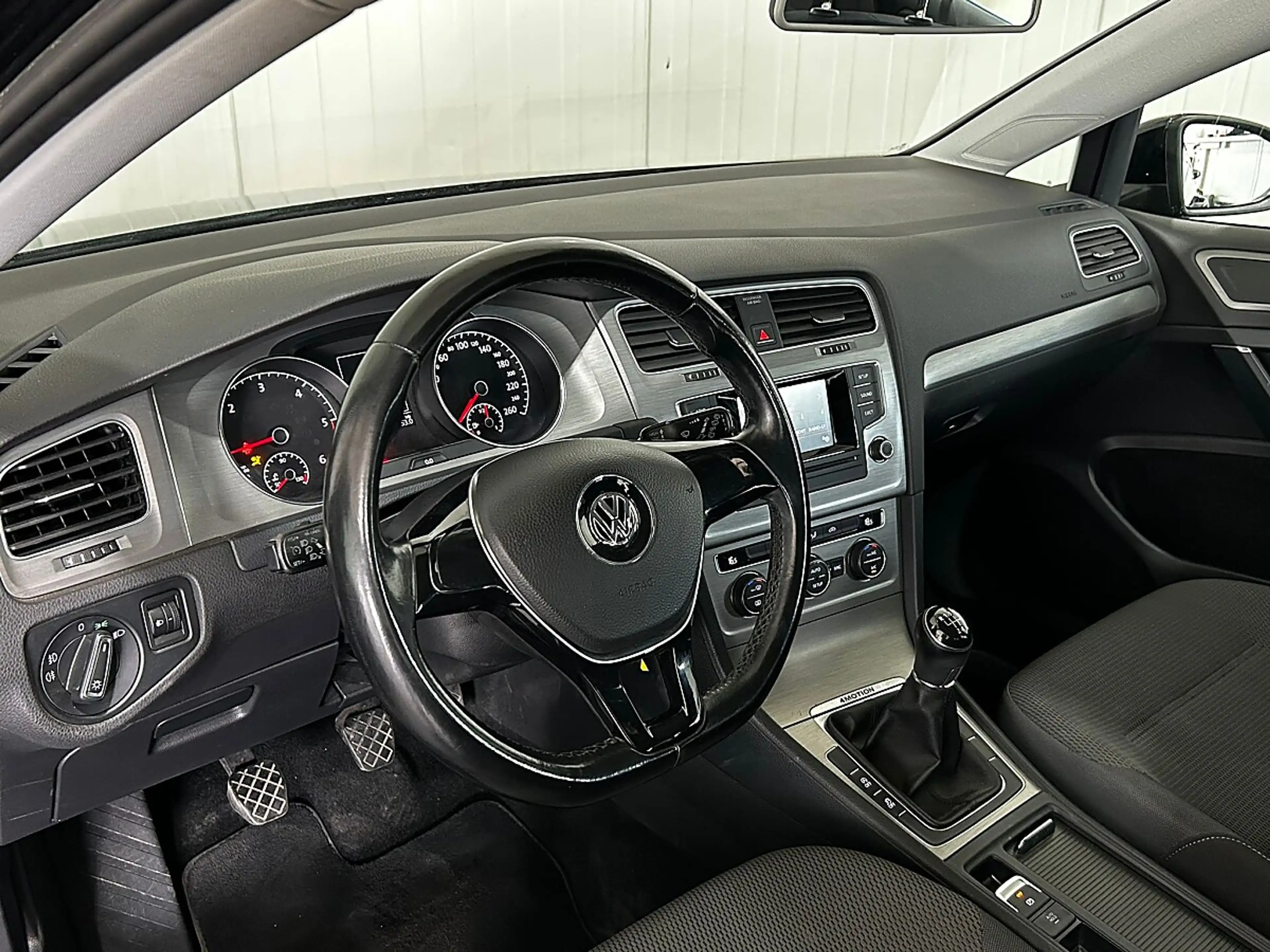 Volkswagen Golf R abbit 1,6 BMT TDI DPF 4Motion//ALLRAD// — photo 9