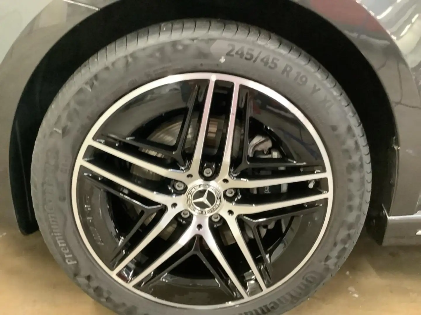 Mercedes-Benz V 300 d AVANTGARDE Lang MultiBeam/AMG/Airmatic Grau - 2