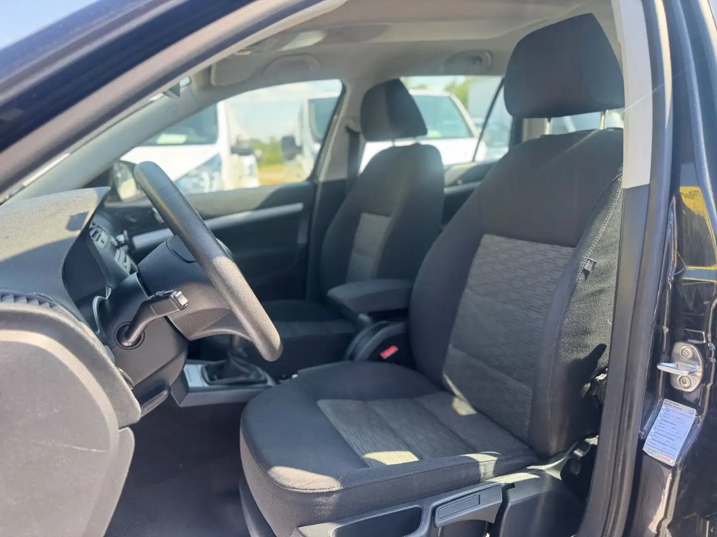 Skoda Octavia Combi Ambiente PDC AHK Schwarz - 2