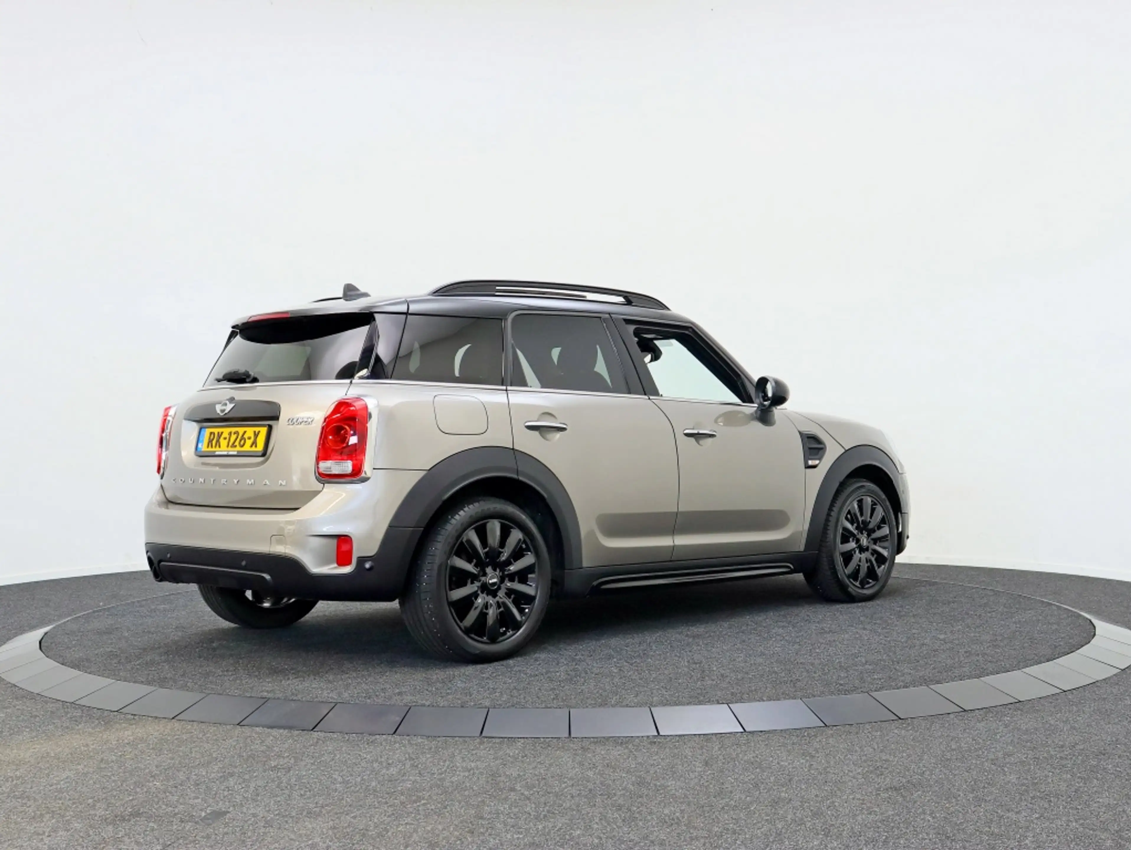 MINI Cooper Countryman 1.5 Chili | Pano | Navi | Stoelverwarming | LED — photo 2