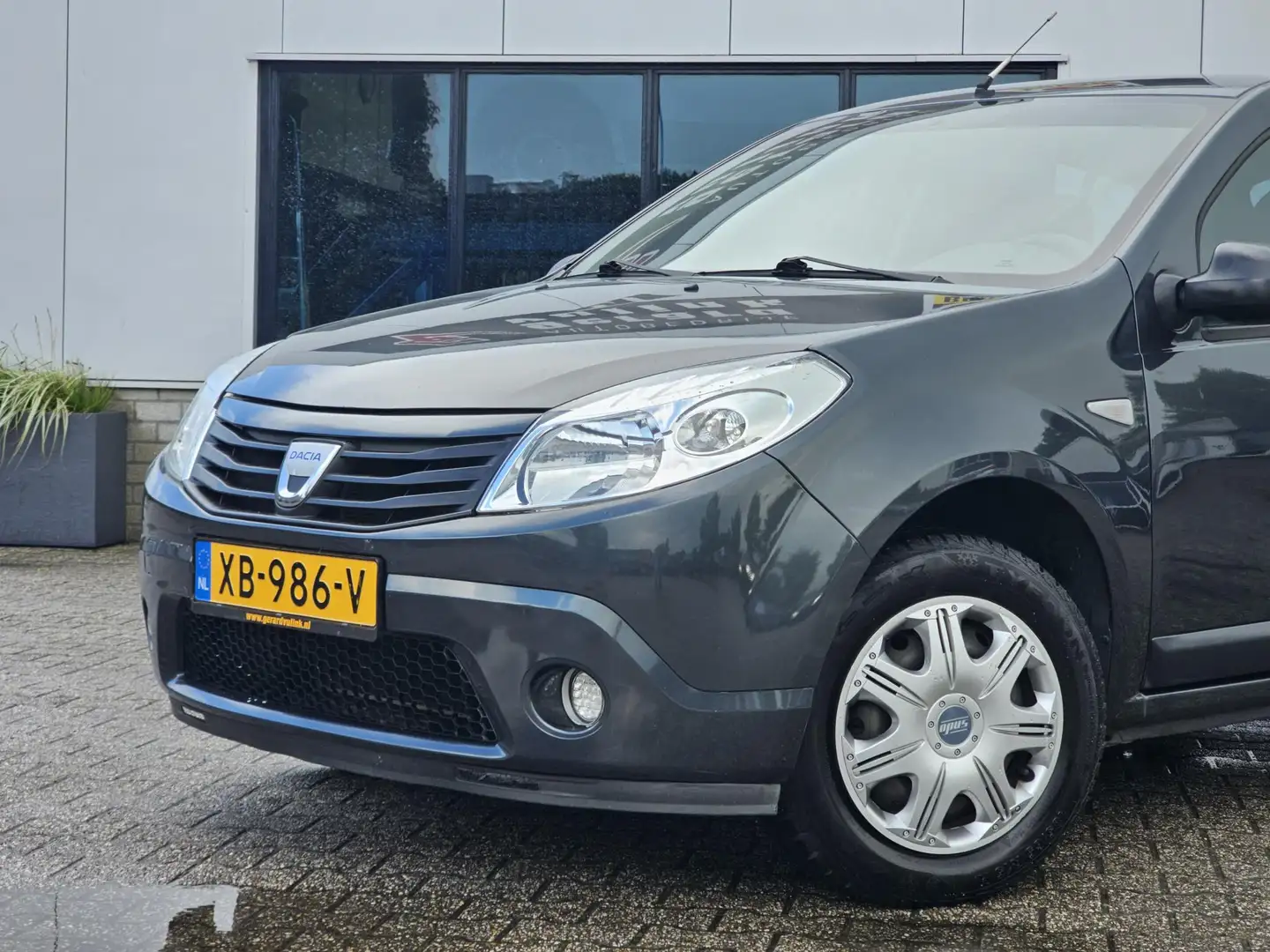Dacia Sandero 1.4 TREKHAAK Grijs - 2