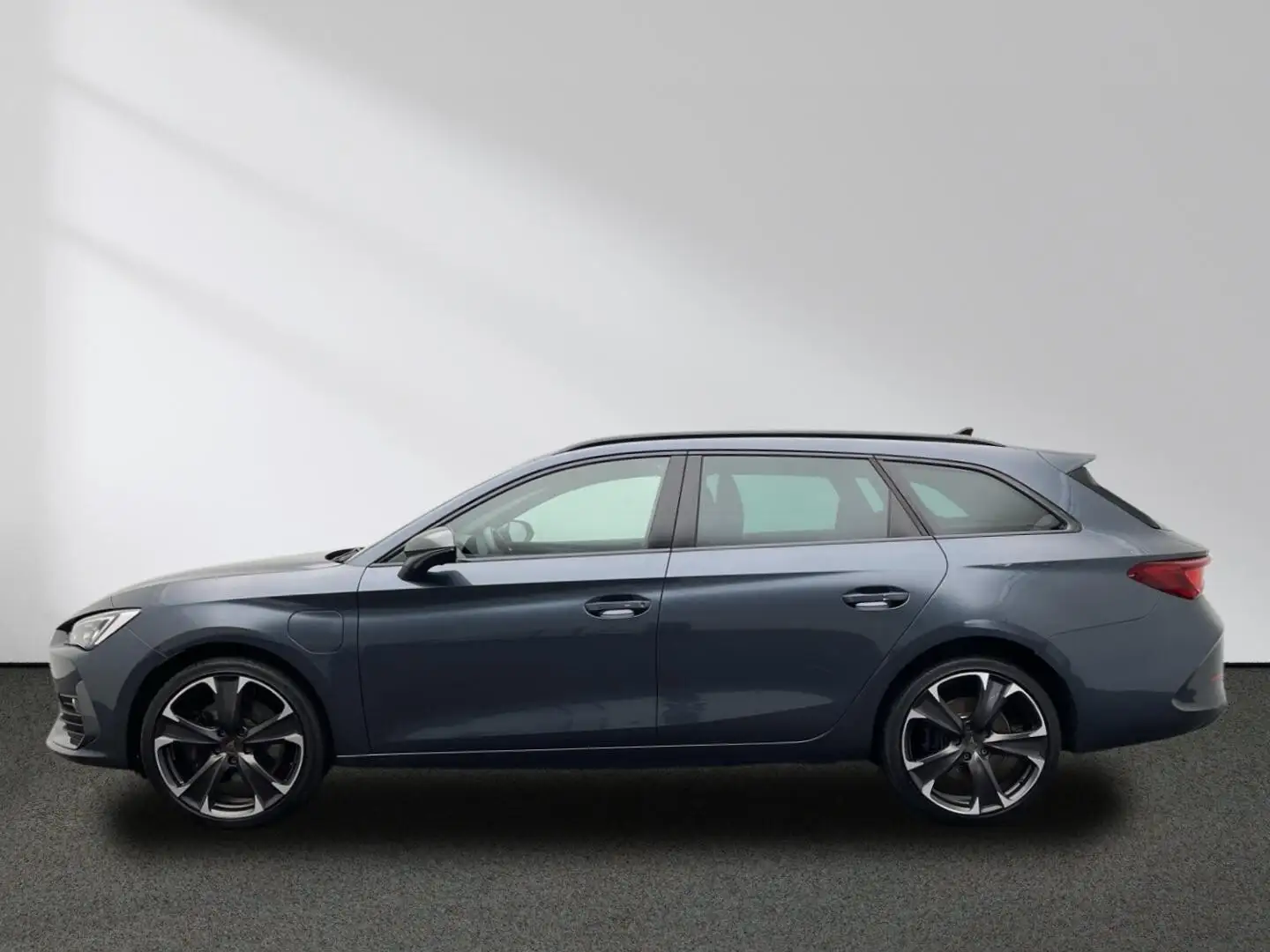 CUPRA Leon Sportstourer 1.4 eHybrid Navi LED AHK Grau - 2