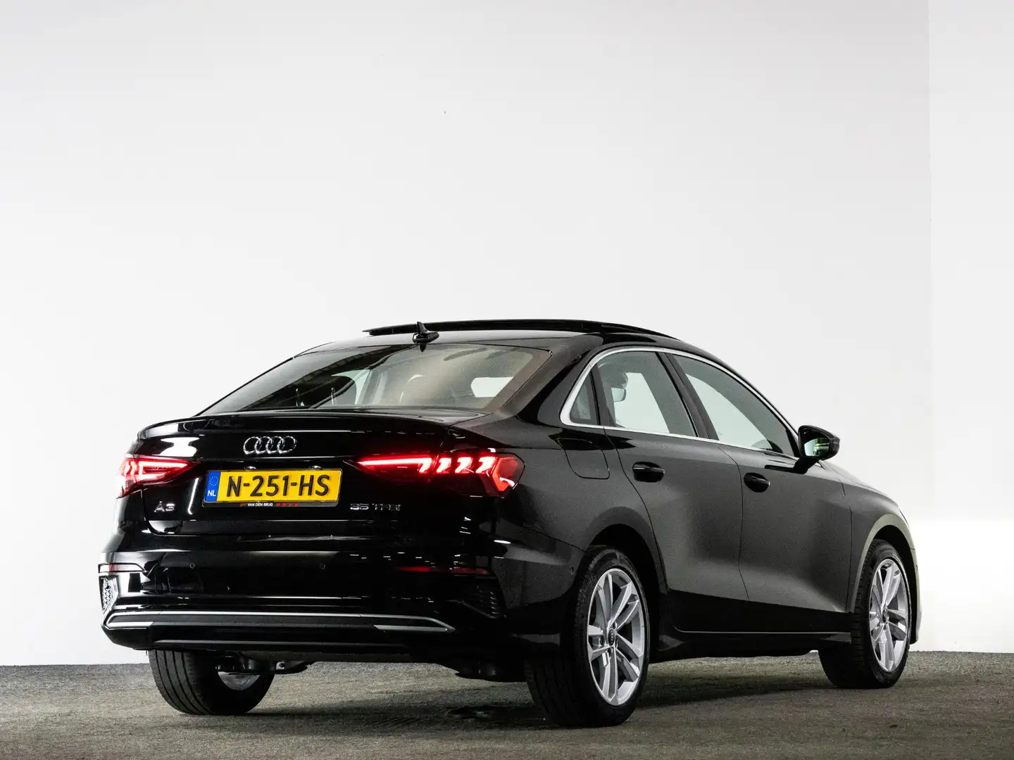 Audi A3 Limousine 35 TFSI 150 PK Edition AUTOMAAT | LED Ma Negro - 2