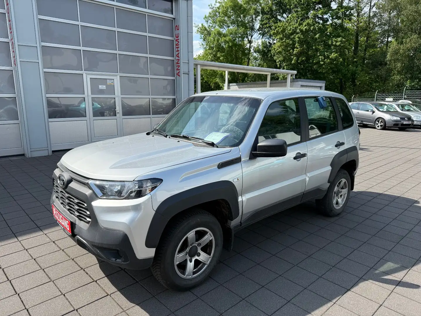 Lada Niva Travel**KLIMAANLAGE+ALLWETTER+SITZHEIZUNG** Plateado - 1