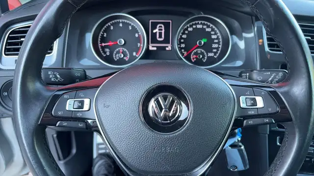 Volkswagen Golf view 8