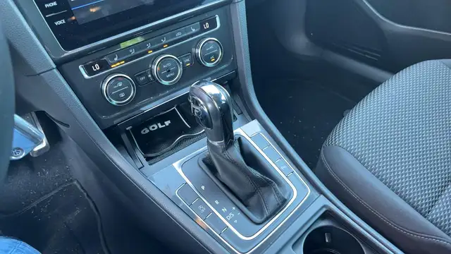 Volkswagen Golf view 14