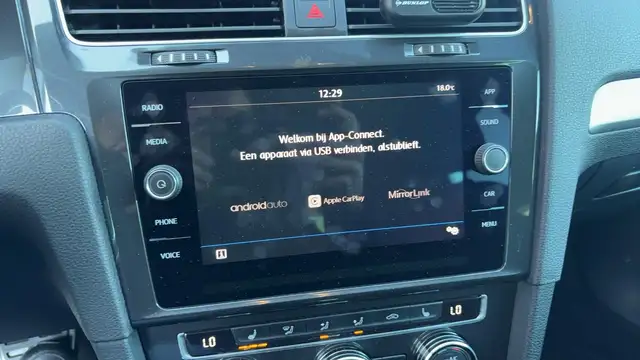Volkswagen Golf view 9