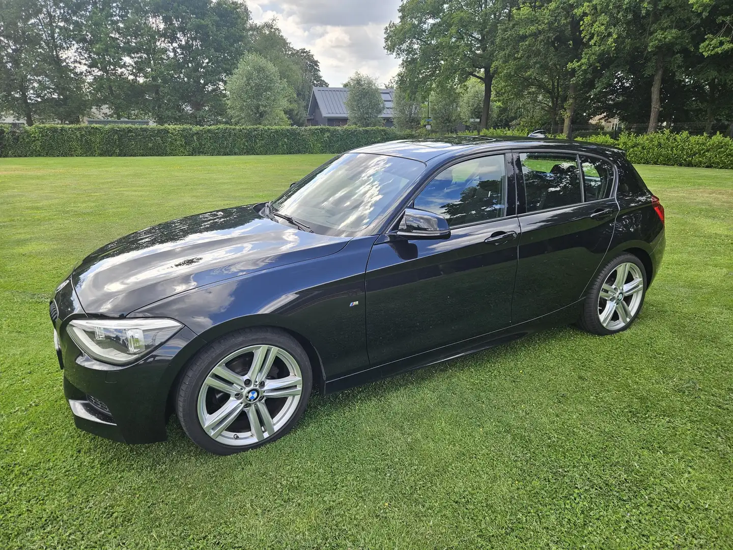 BMW 116 Limited Series M Sport High Zwart - 1