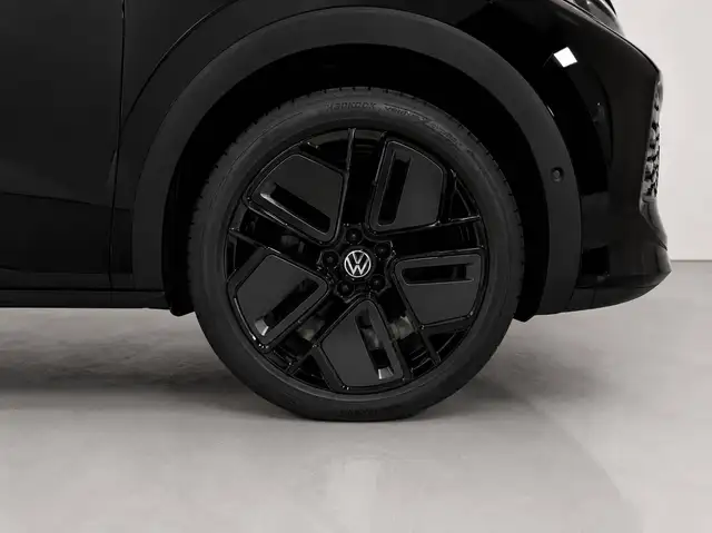 Volkswagen T-Roc view 6