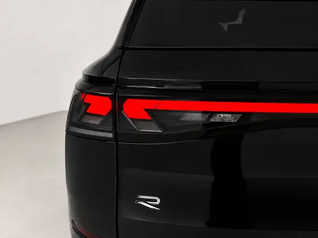 Volkswagen T-Roc view 5