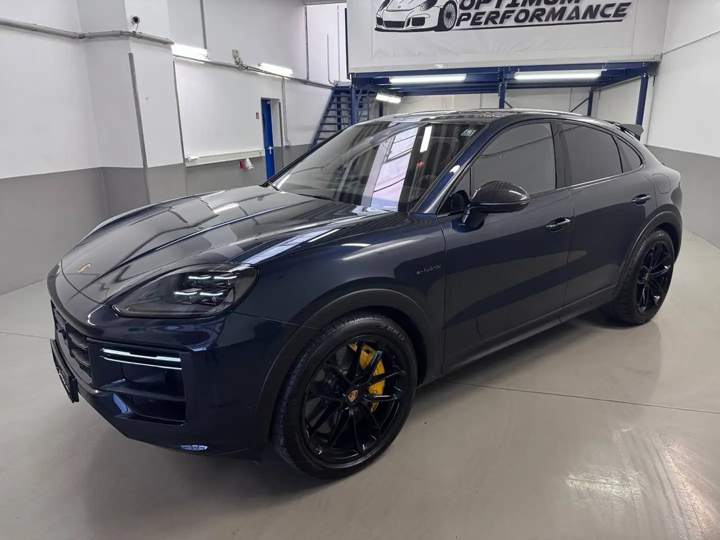 Porsche Cayenne Turbo E-Hybrid mit GT-Paket Bleu - 1