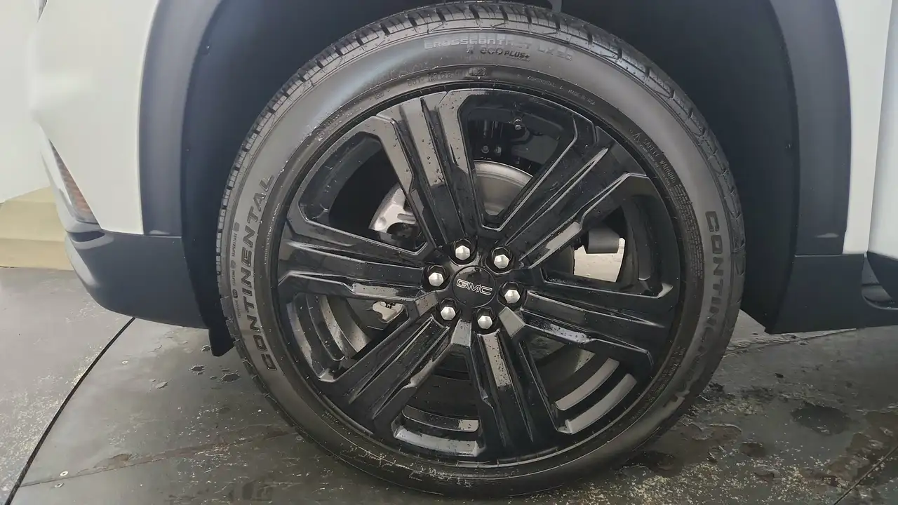 GMC Acadia снимка GMC Acadia