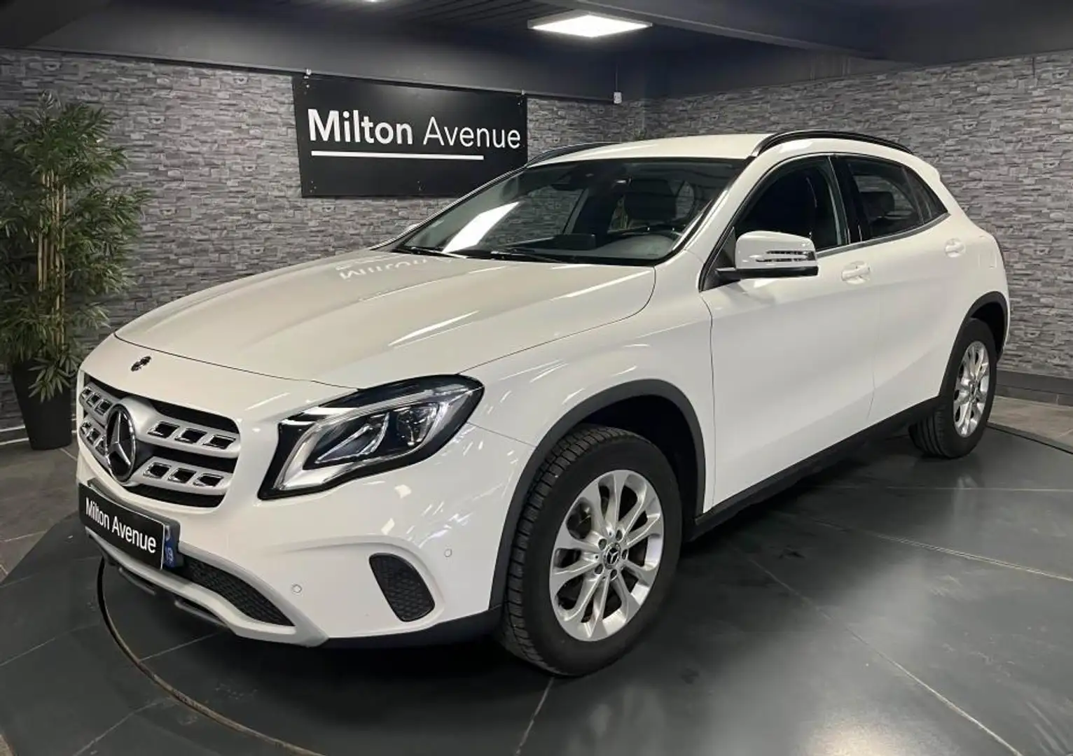 Mercedes-Benz GLA 180 GLA 180  Inspiration Blanc - 1