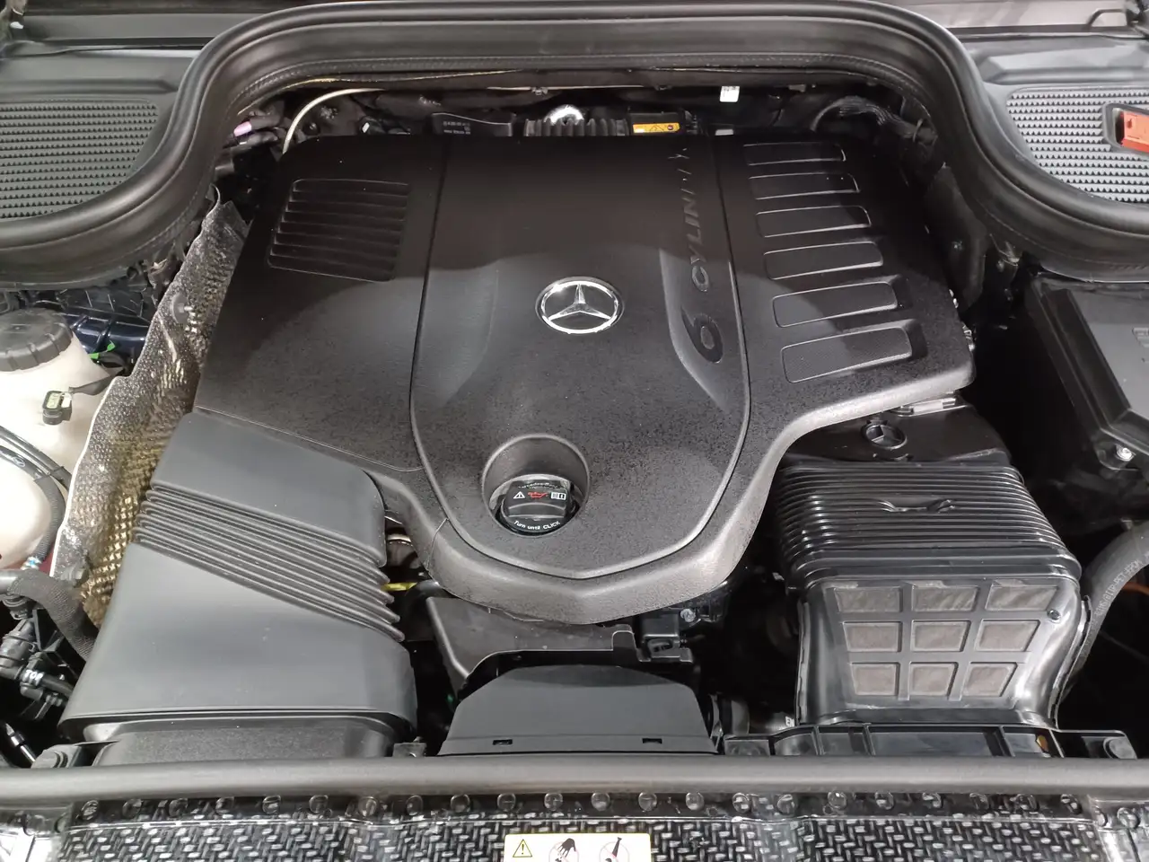 Mercedes-Benz GLS снимка Mercedes-Benz GLS