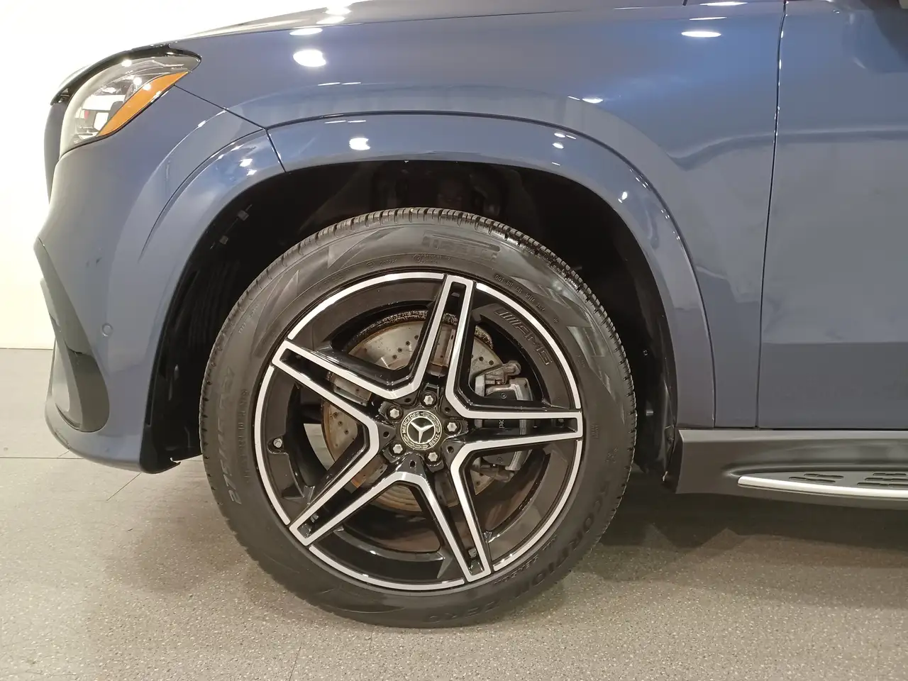 Mercedes-Benz GLS снимка Mercedes-Benz GLS