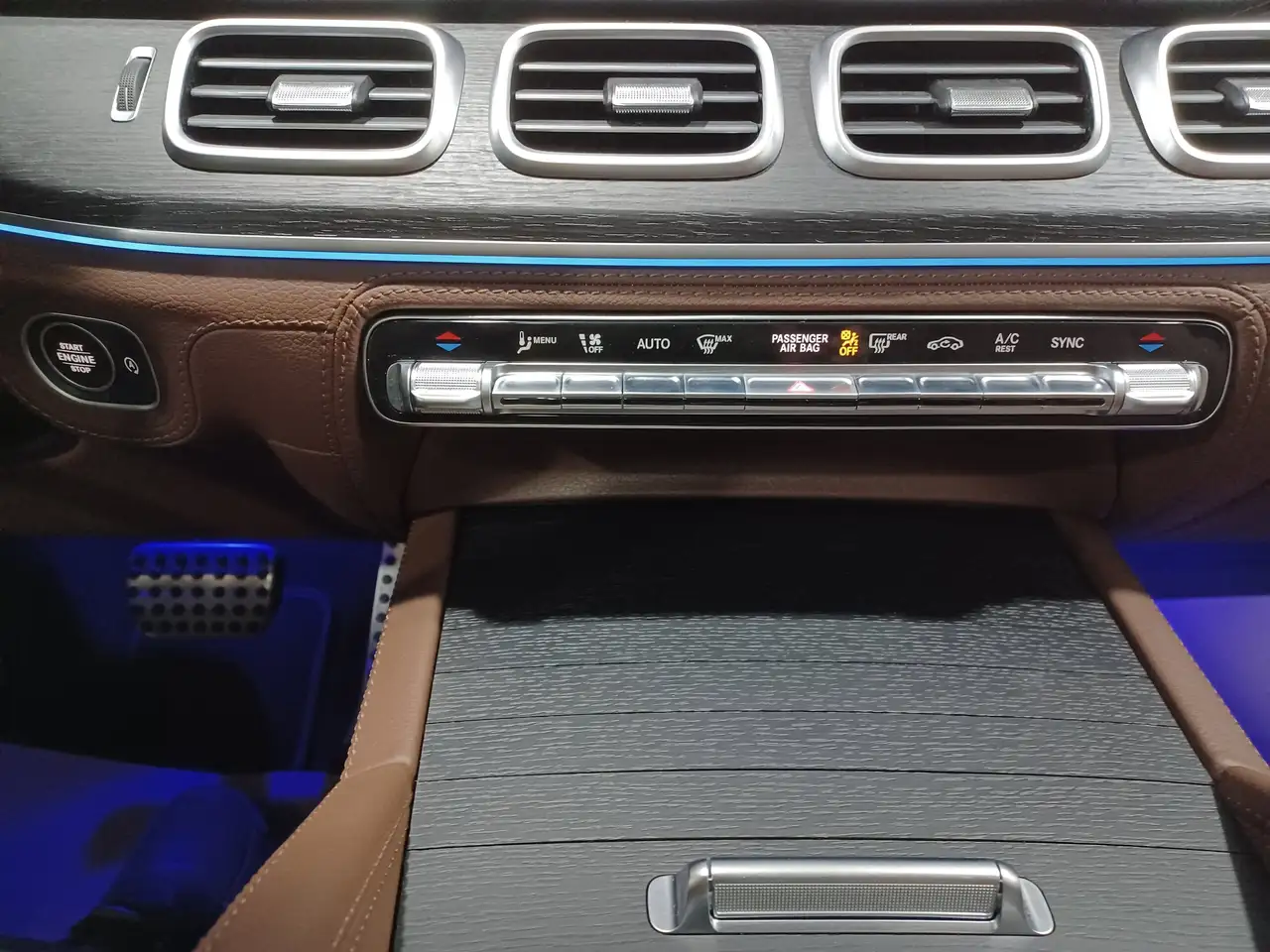 Mercedes-Benz GLS снимка Mercedes-Benz GLS