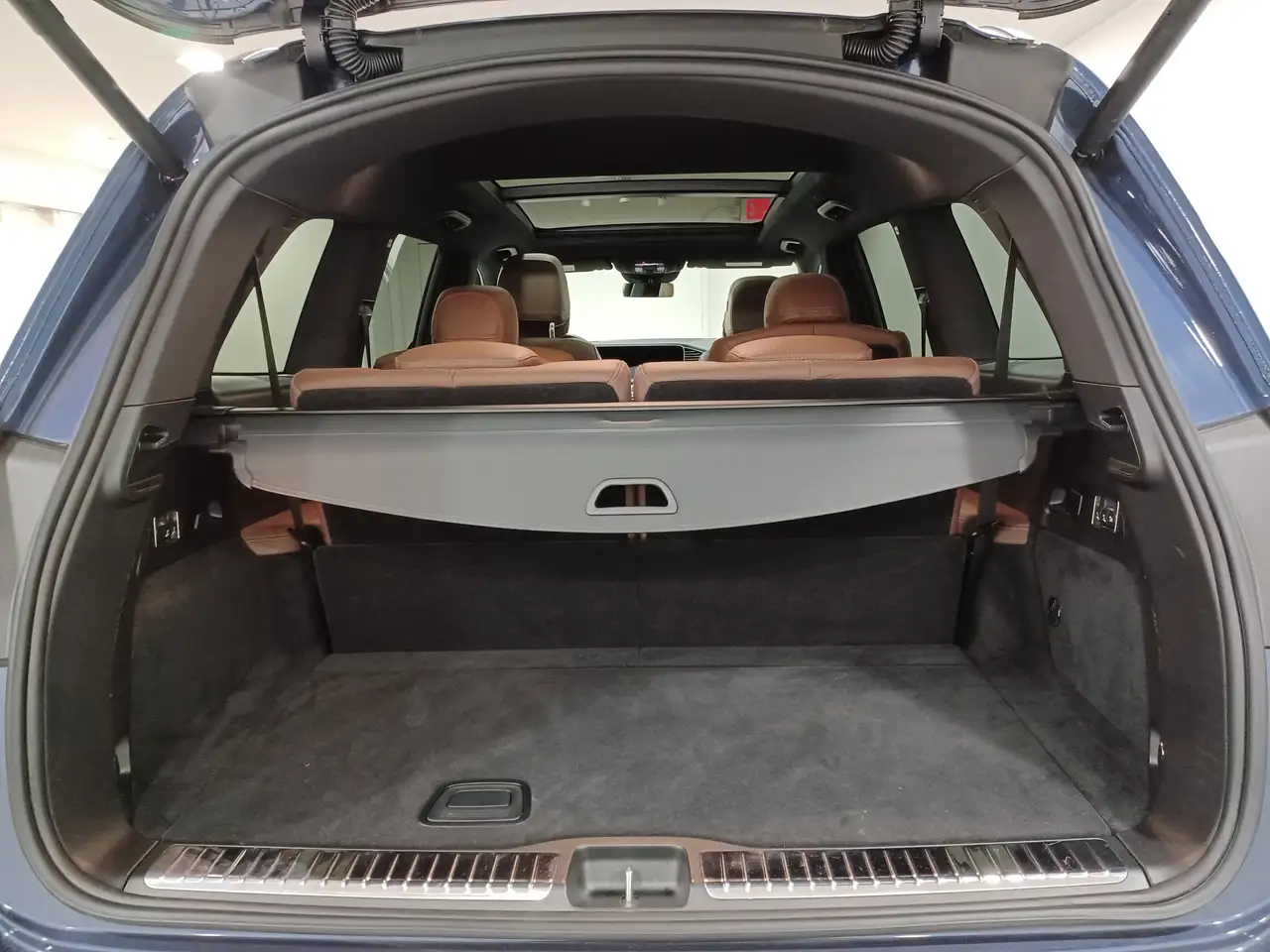 Mercedes-Benz GLS снимка Mercedes-Benz GLS