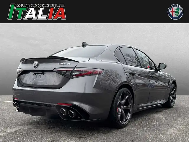 Alfa Romeo Giulia view 2