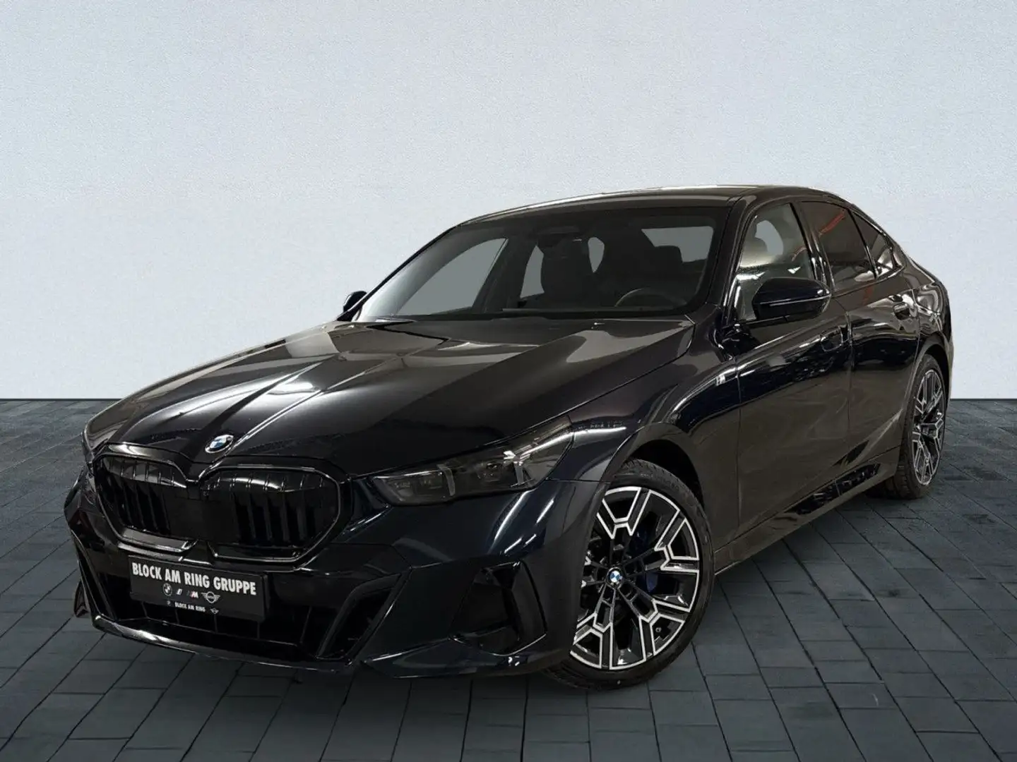 BMW 520 d XdRIVE Sportpaket Bluetooth HUD Navi LED PDC Schwarz - 1