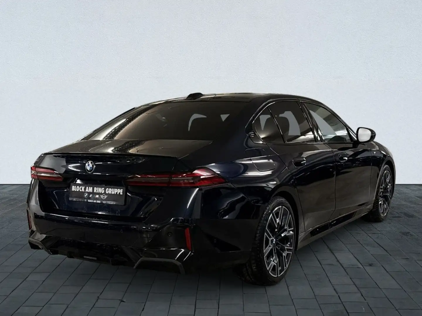 BMW 520 d XdRIVE Sportpaket Bluetooth HUD Navi LED PDC Black - 2