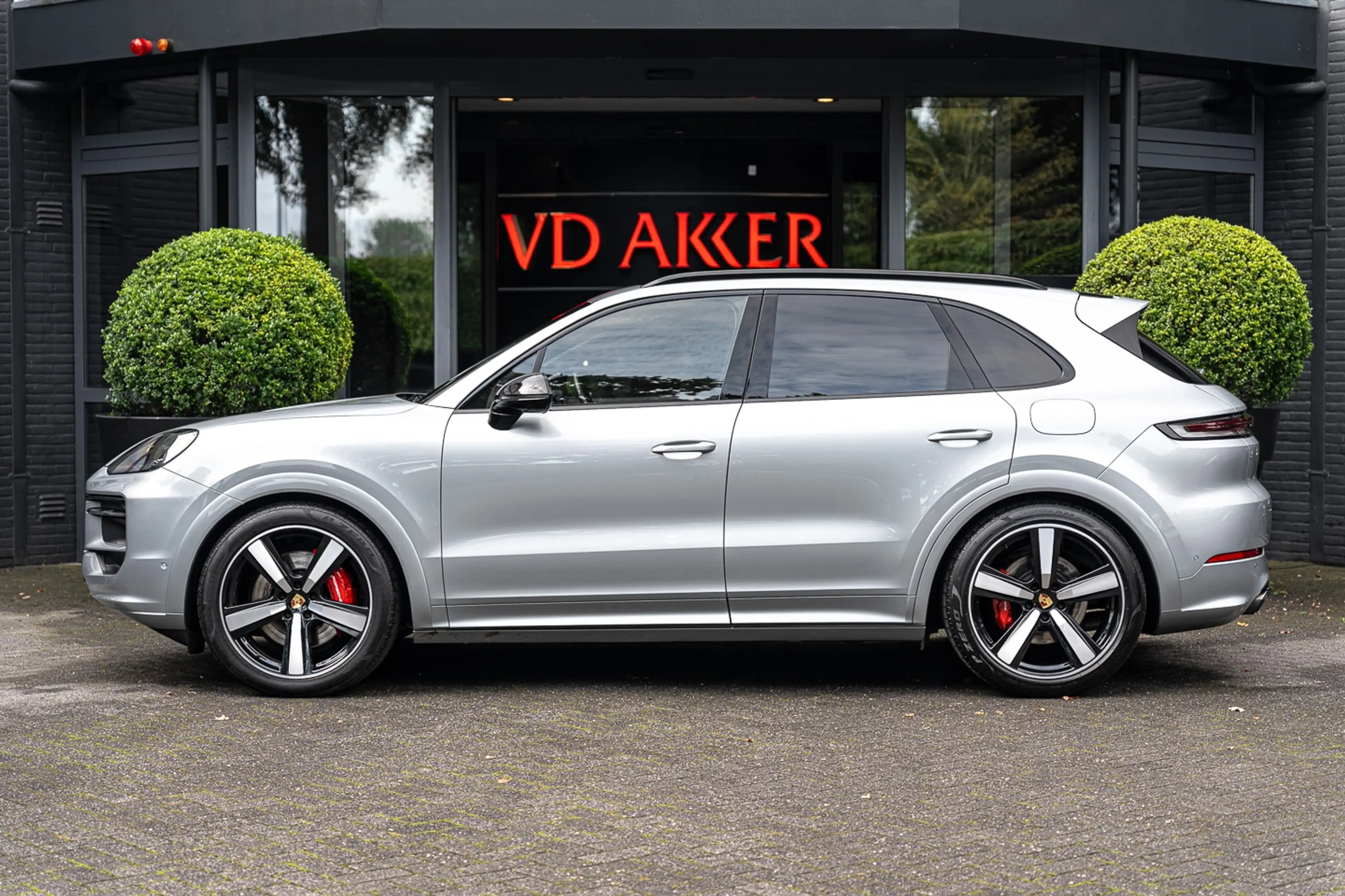 Porsche Cayenne E-Hybrid NIEUW MODEL I SportDesign | 18-Weg Stoele — photo 6