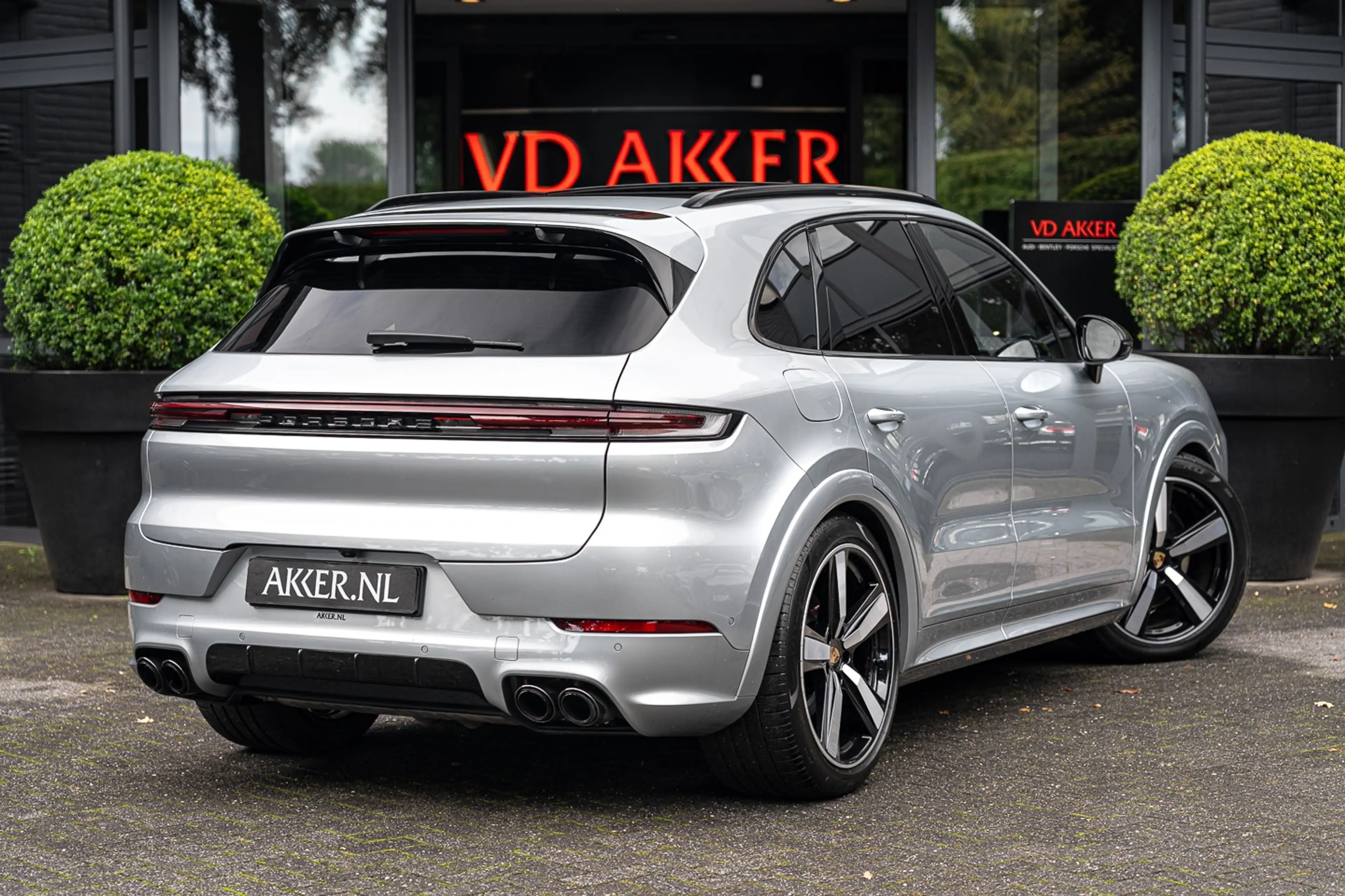 Porsche Cayenne E-Hybrid NIEUW MODEL I SportDesign | 18-Weg Stoele — photo 2