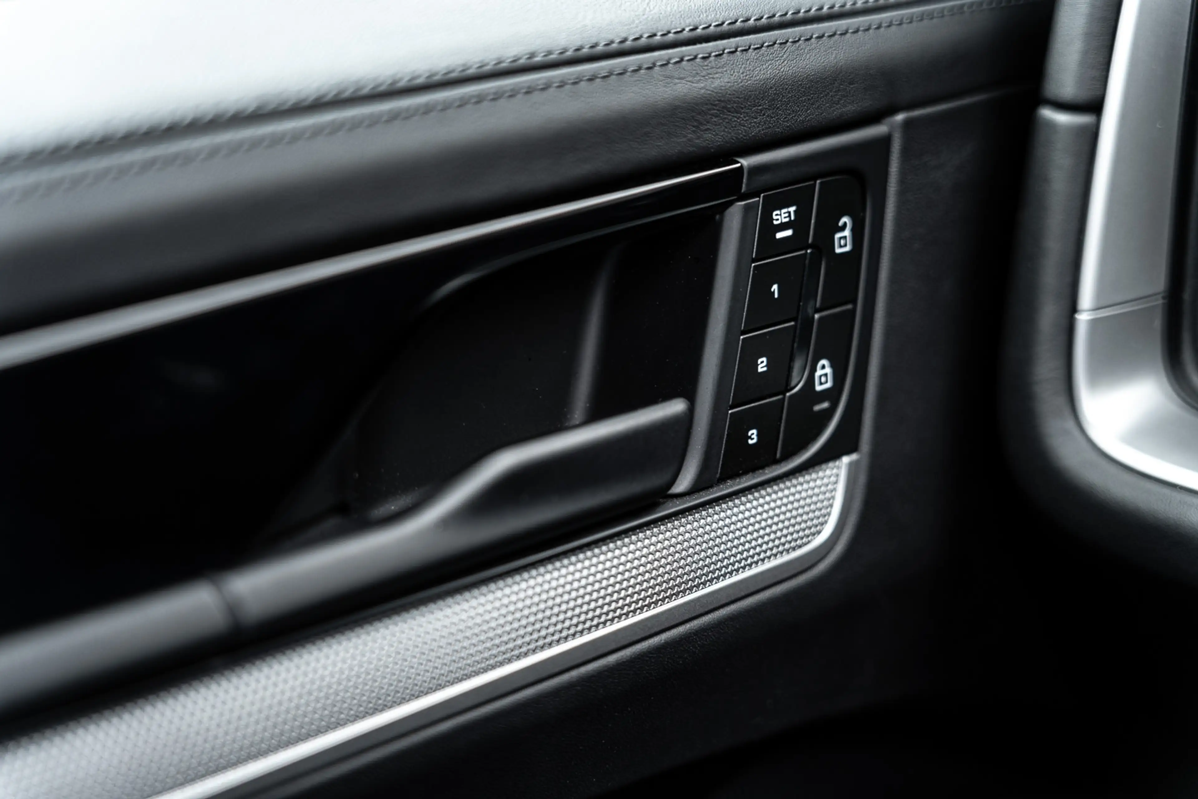 Porsche Cayenne E-Hybrid NIEUW MODEL I SportDesign | 18-Weg Stoele — photo 10