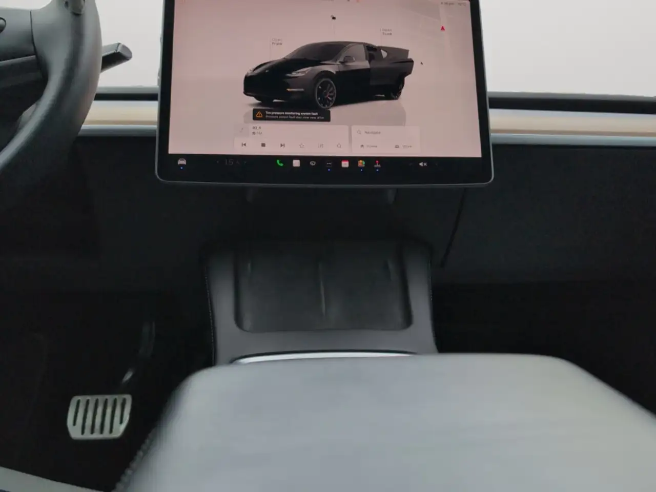 Tesla Model Y снимка Tesla Model Y
