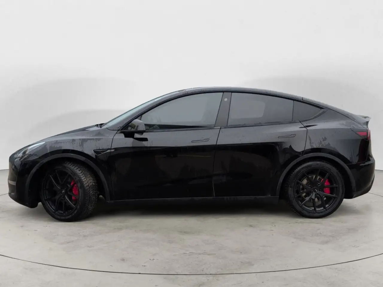 Tesla Model Y снимка Tesla Model Y