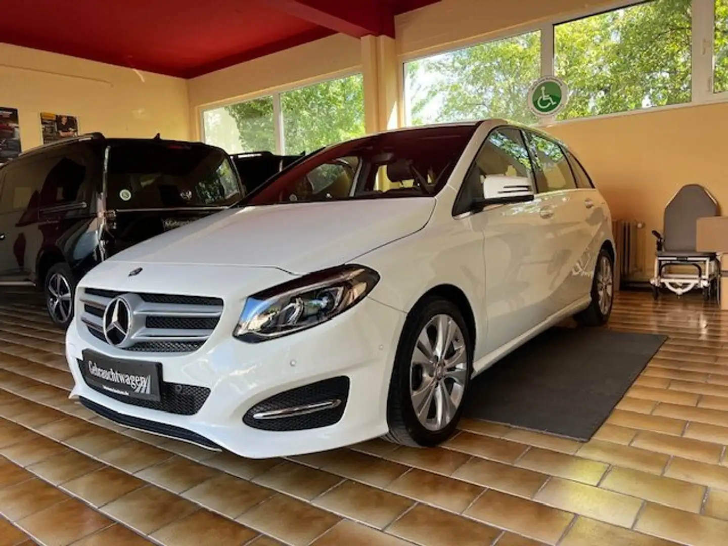 Mercedes-Benz B 180 B 180 CDI Autom Edition Sports Tourer Navi LED 17" Blanco - 2