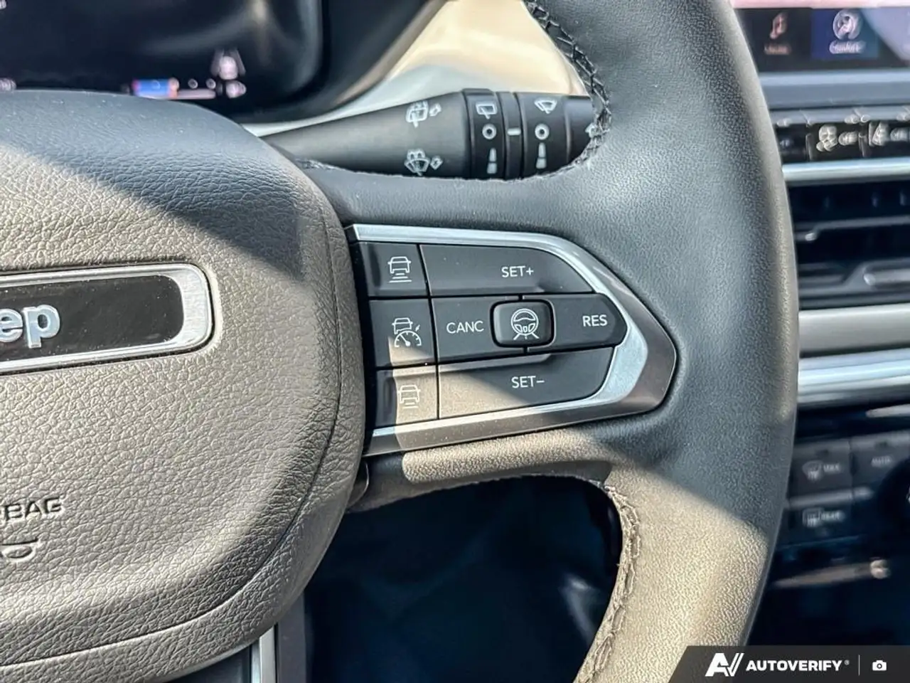 Jeep Compass photo Jeep Compass