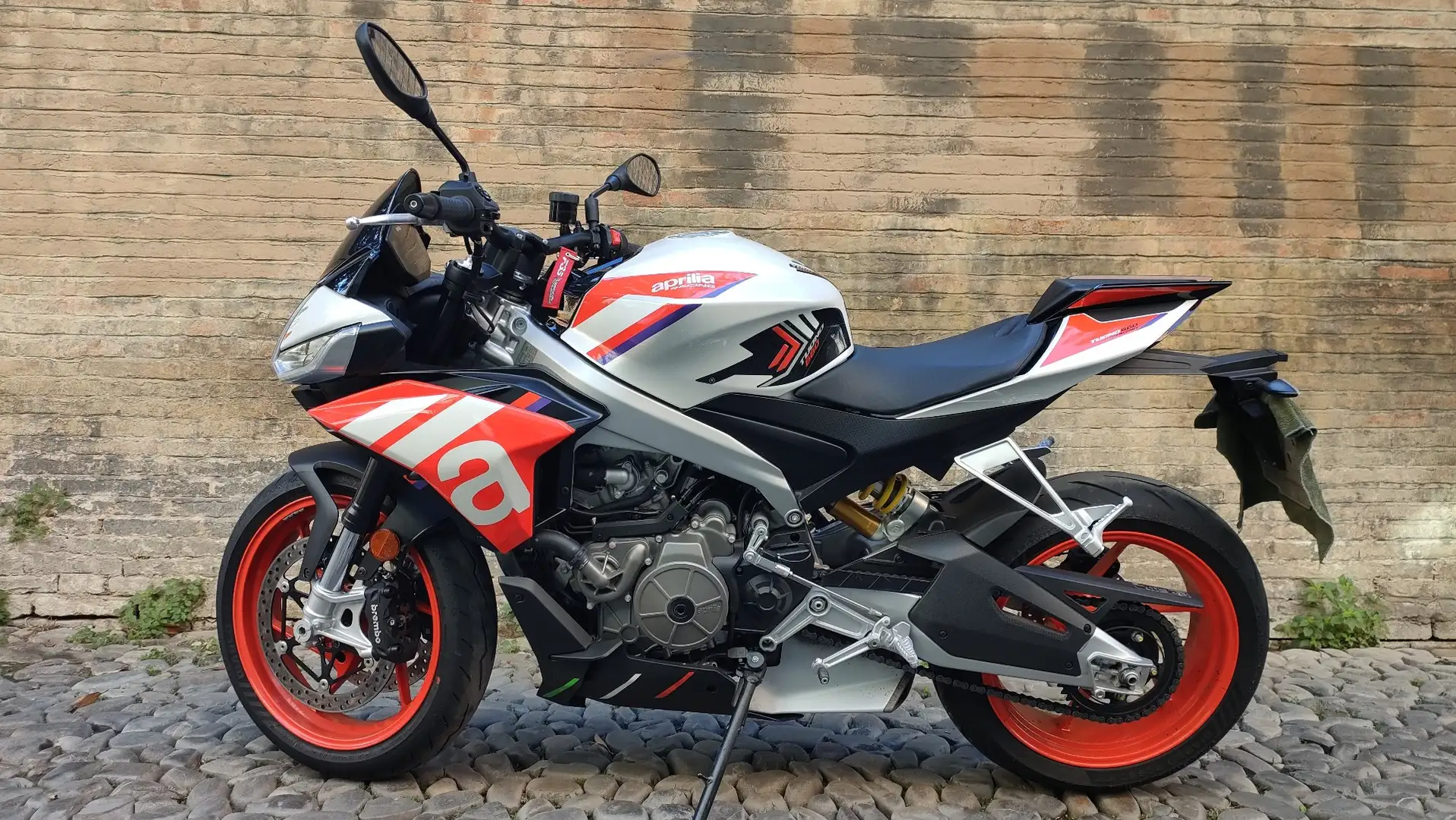 Aprilia Tuono FACTORY Alb - 2